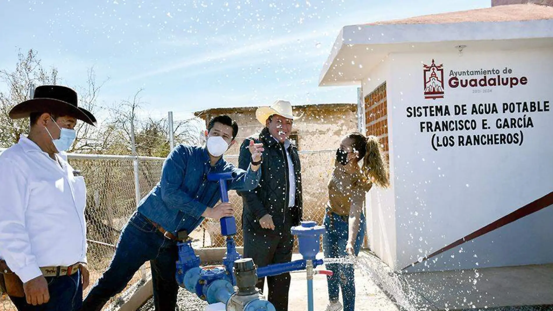 El alcalde de Guadalupe y el gobernador de Zacatecas inauguraron el sistema de agua potable en Los Rancheros